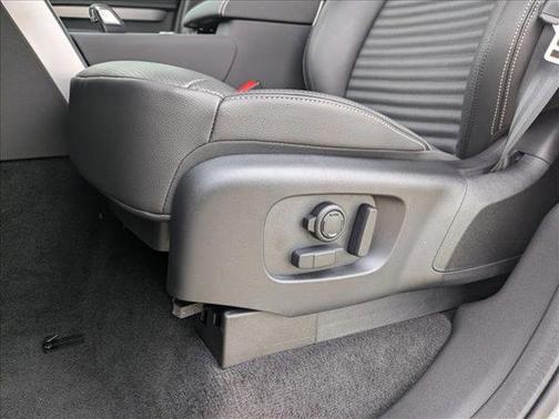 2026 Land Rover Discovery Gemini Edition