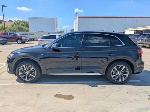 2022 Audi Q5 45 S line Premium Plus