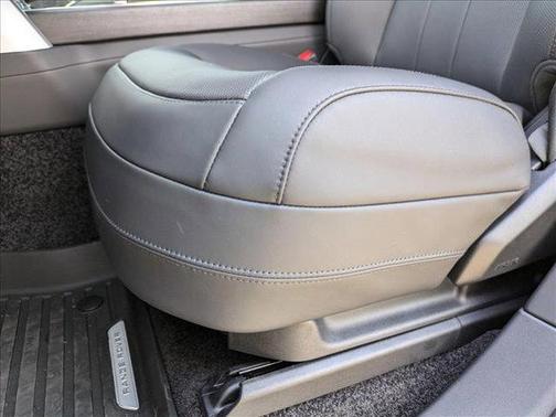 2025 Land Rover Range Rover P530 SE 7 Seat