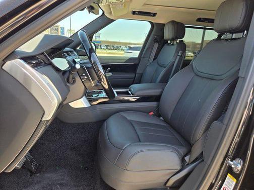 2026 Land Rover Range Rover P400 SE 7 Seat