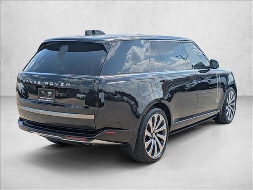 2025 Land Rover Range Rover P530 SE 7 Seat