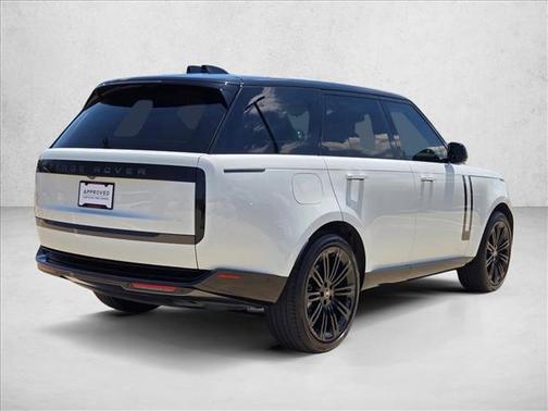 Fuji White 2025 Land Rover Range Rover P400 SE
