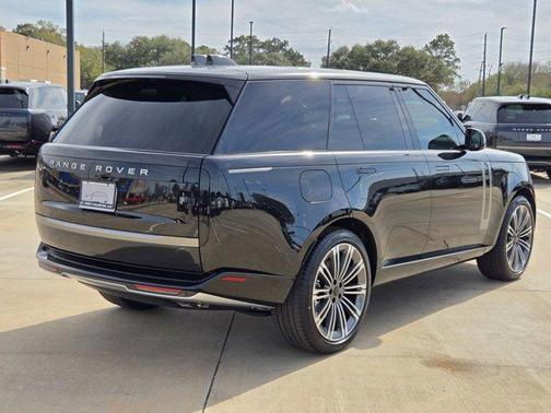 2026 Land Rover Range Rover P530 SE