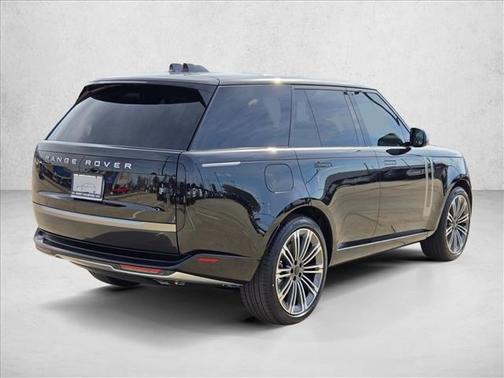 2026 Land Rover Range Rover P530 SE