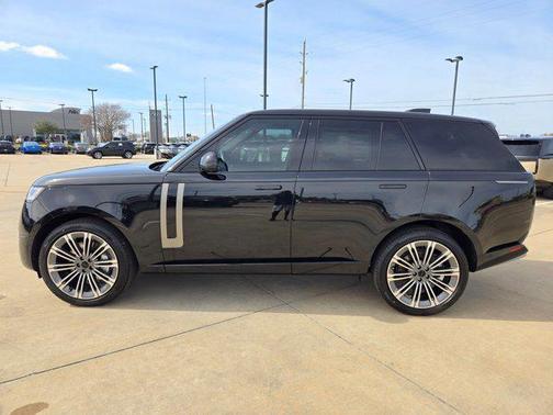 2026 Land Rover Range Rover P530 SE