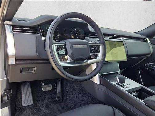 2026 Land Rover Range Rover P530 SE