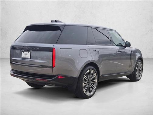 Eiger Grey Metallic 2026 Land Rover Range Rover P400 SE 7 Seat