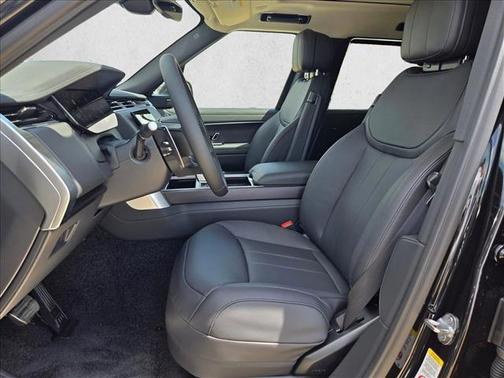 Santorini Black Metallic 2026 Land Rover Range Rover P530 SE 7 Seat