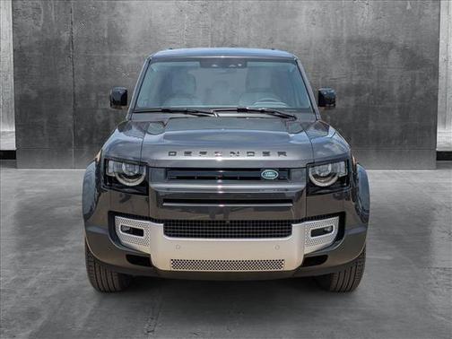 2025 Land Rover Defender 110 P300