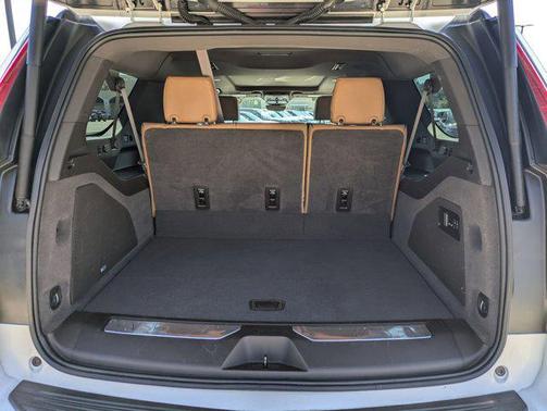 2022 Cadillac Escalade ESV Premium Luxury
