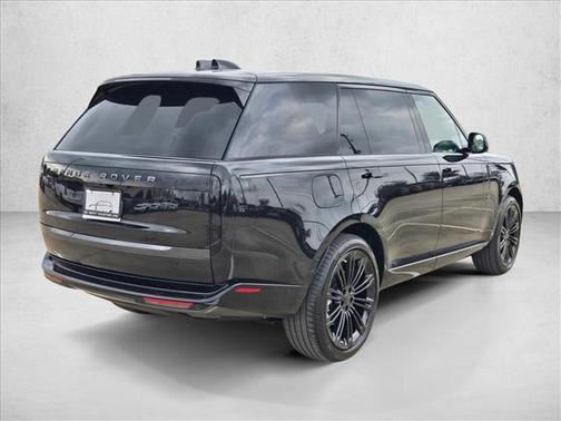 2026 Land Rover Range Rover P400 SE 7 Seat