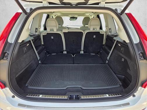 2021 Volvo XC90 T5 Momentum