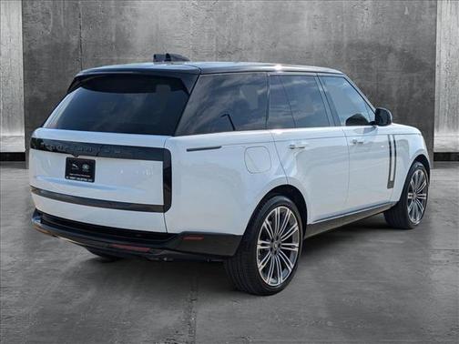 2025 Land Rover Range Rover P530 SE