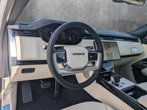 2025 Land Rover Range Rover P530 SE