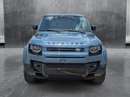 2025 Land Rover Defender 110 P400 X-Dynamic SE