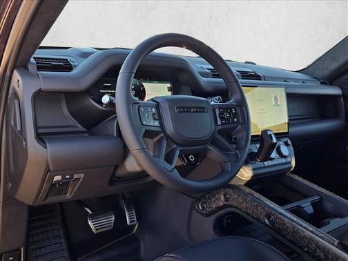 2026 Land Rover Defender P635 OCTA Black