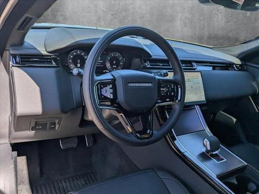 2026 Land Rover Range Rover Velar P250 SE R-Dynamic