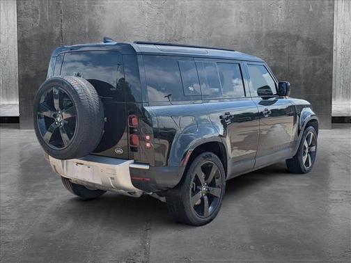 2022 Land Rover Defender 110 S