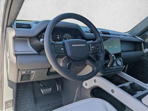 2026 Land Rover Defender 110 V8