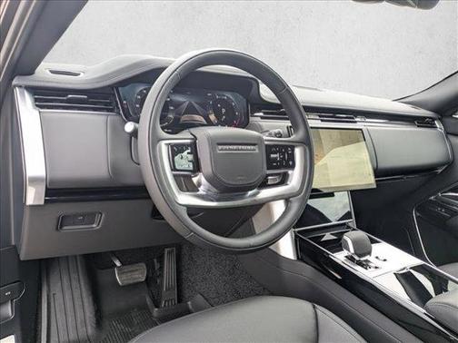 2025 Land Rover Range Rover P400 SE 7 Seat