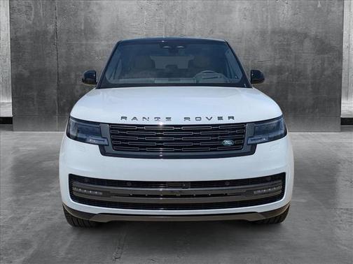 2025 Land Rover Range Rover P550e SE