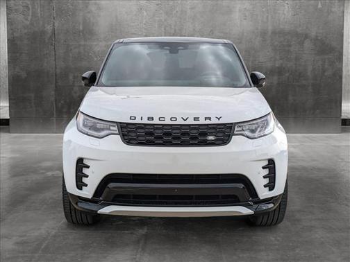 2024 Land Rover Discovery P300 Dynamic SE