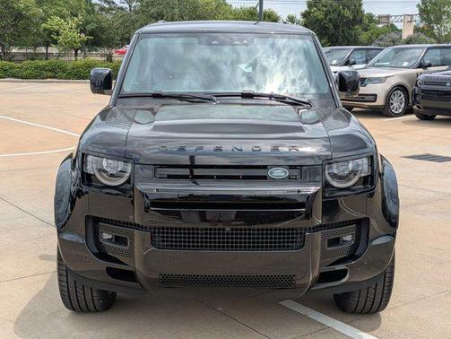 2025 Land Rover Defender 110 P400 X
