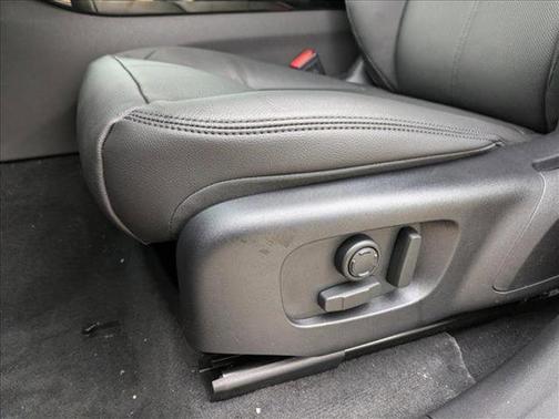 2025 Land Rover Range Rover Velar P250 SE R-Dynamic