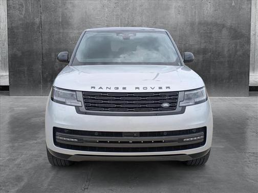 2025 Land Rover Range Rover P400 SE
