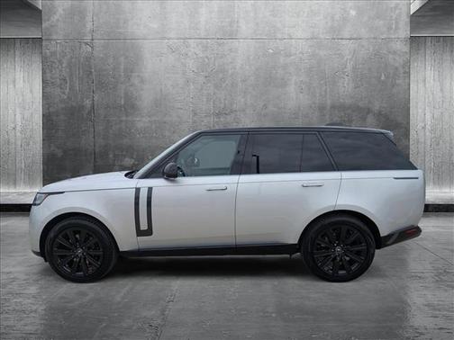 2025 Land Rover Range Rover P400 SE