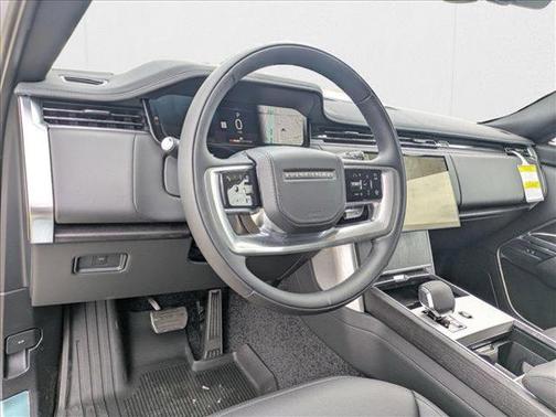 2025 Land Rover Range Rover P400 SE