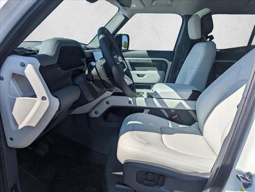 2025 Land Rover Defender 110 P300