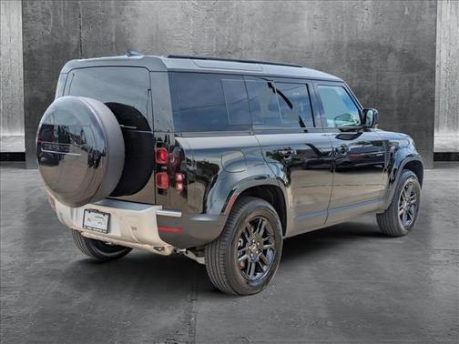 2025 Land Rover Defender 110 P400 S