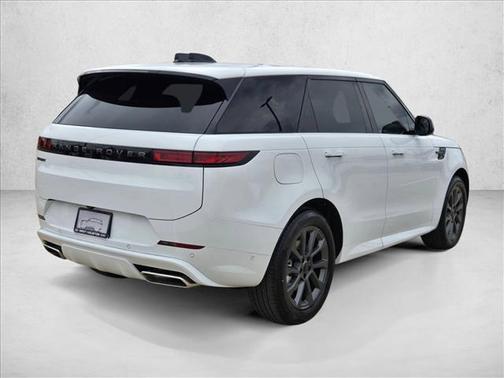 Fuji White 2026 Land Rover Range Rover Sport SE