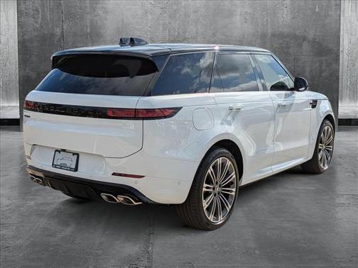 2025 Land Rover Range Rover Sport SE