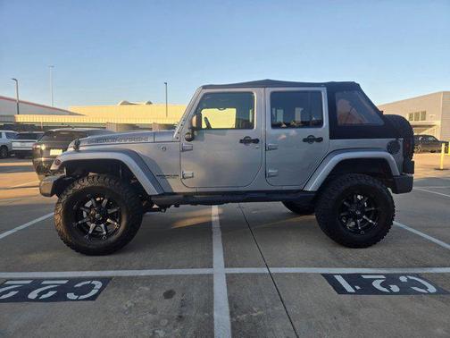 2017 Jeep Wrangler Unlimited Smoky Mountain 4x4