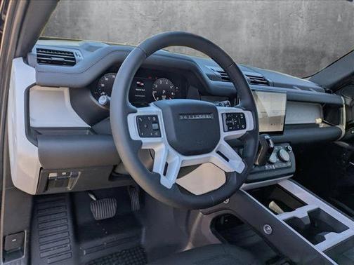 2025 Land Rover Defender 110 P400 X-Dynamic SE