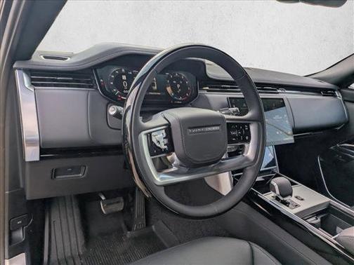 2025 Land Rover Range Rover P530 SE