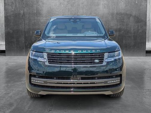 2025 Land Rover Range Rover P530 SE
