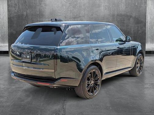 2025 Land Rover Range Rover P530 SE