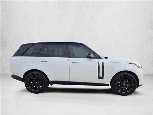 Fuji White 2023 Land Rover Range Rover P400 SE