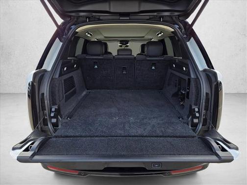 Fuji White 2023 Land Rover Range Rover P400 SE