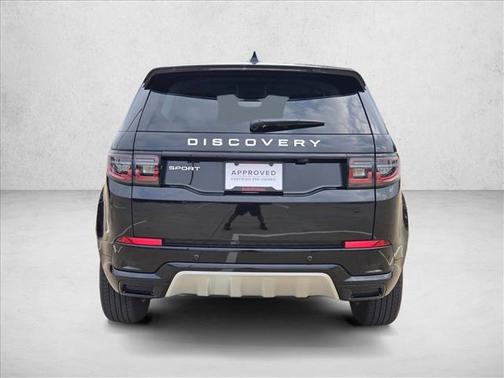 Santorini Black Metallic 2025 Land Rover Discovery Sport S