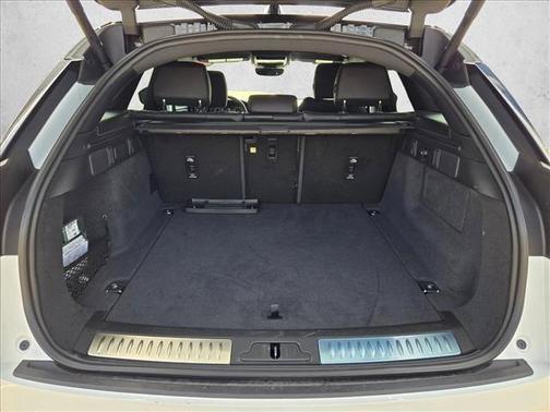 Fuji White 2026 Land Rover Range Rover Velar P250 SE R-Dynamic