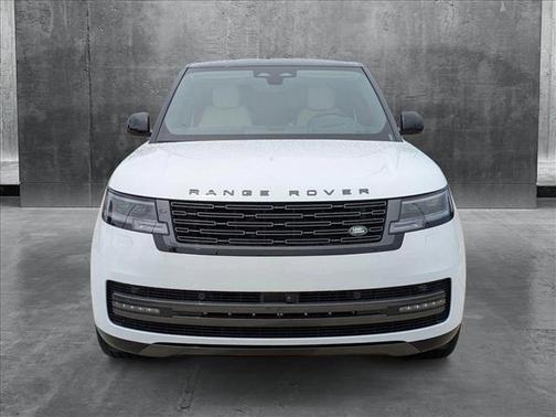 2025 Land Rover Range Rover P550e SE