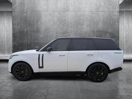 2025 Land Rover Range Rover P550e SE
