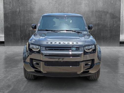 2025 Land Rover Defender 110 V8