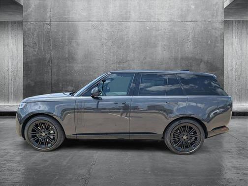 2025 Land Rover Range Rover P530 SE