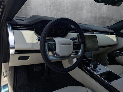 2025 Land Rover Range Rover P530 SE