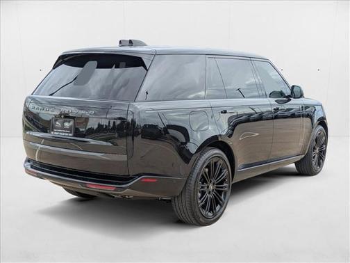 2025 Land Rover Range Rover P530 SE 7 Seat